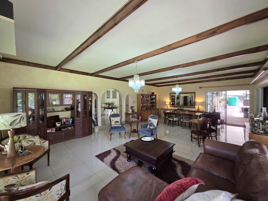 7 Bedroom Property for Sale in Jim Fouchepark Free State